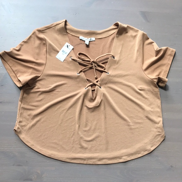 NWT Beige Express Top - Size Small - Crisscross Front & Tie Detail - Picture 2 of 5